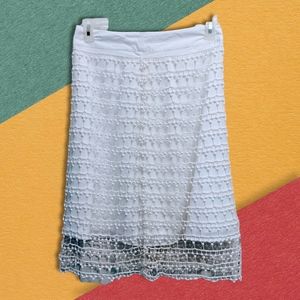 EUC KYRA WHITE COTTON CROCHET SKIRT SIZE SMALL
